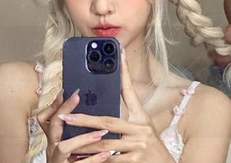 登录“17吃瓜网”,偶尔也许能收获一些震撼,但更多的是巨型瓜等着你去咀嚼!