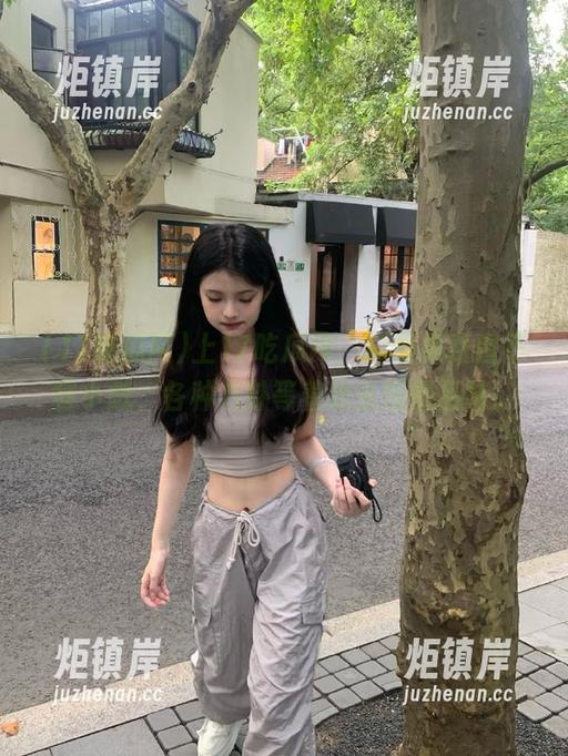 17吃瓜网 上17吃瓜网,瓜虽免费但不容小觑,各种八卦等着我去慢慢品味。