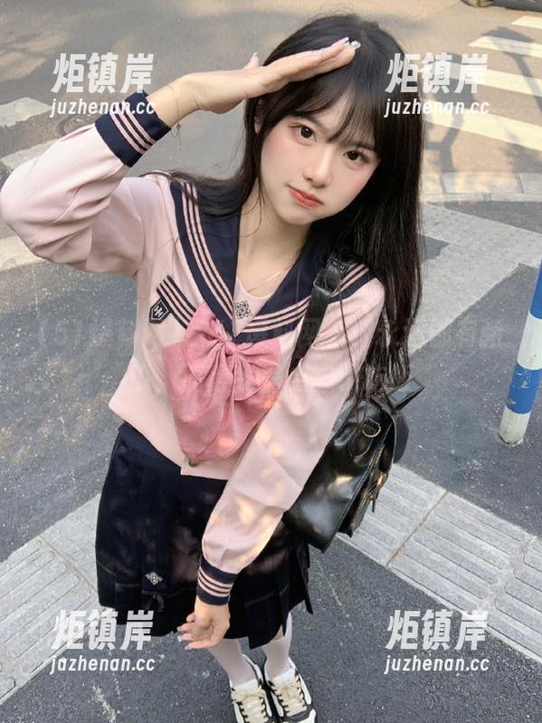 51爆料网 在51爆料网上,永远都有新瓜,搞得我差点忘了吃饭