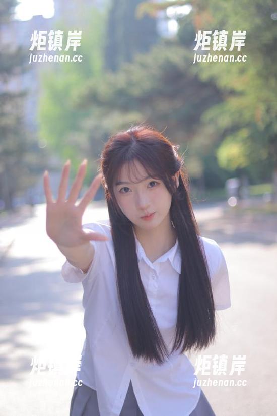 91吃瓜中心 91吃瓜中心app:今天又要被黑夜里的瓜撑爆了!