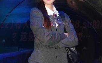 有人要tttzzz668.su的地址吗?这黑料可没少看哎…