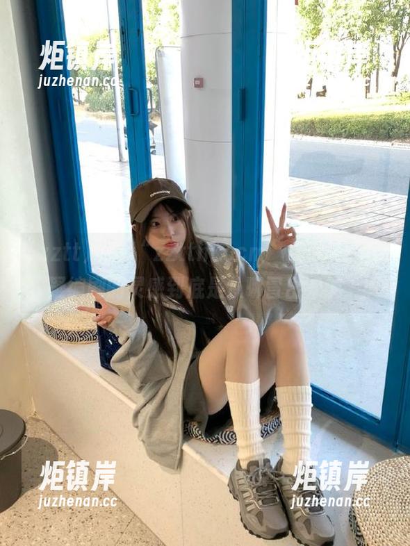 zztt 说到“zztthl.ccm”视频,我怀疑编剧的灵感到底是从哪冒出来的。
