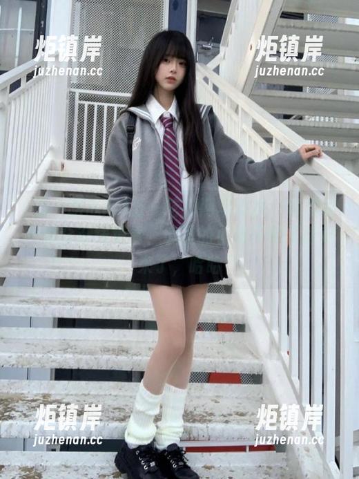 五一吃瓜网苹果版：每次朝阳群众在线观看，心里的小兔子都要蹦起来了，哈哈
