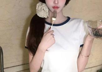 今日吃瓜官网每日报到，今天的热门大瓜可是个让人囧的存在！