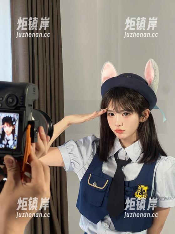 吃瓜直播 大家快来下载吃瓜直播苹果版,边吃边播,边播边乐!