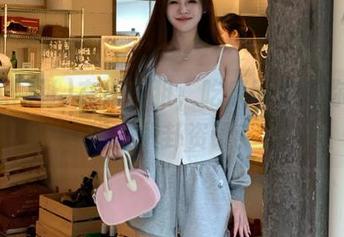 在线盲狙，吃瓜网址给你一手娱乐八卦资讯！