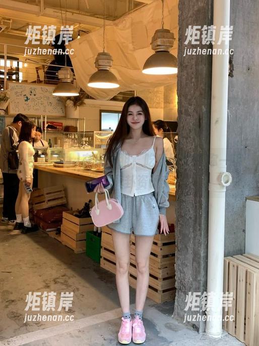 在线盲狙，吃瓜网址给你一手娱乐八卦资讯！