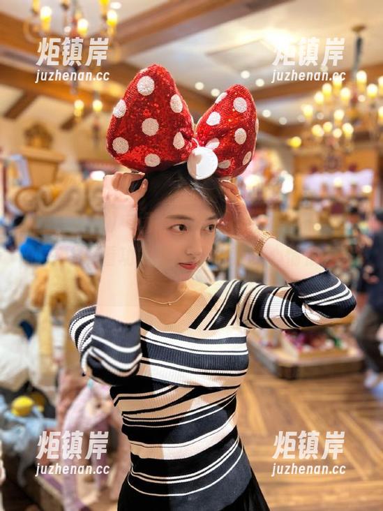 国产吃瓜 “国产吃瓜”app值得你为它的在线观看功能买单吗?我的心情很复杂!