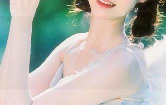 坐在沙发上，慢慢翻看“我要吃瓜网”首页，感觉每个字都在撩拨我的好奇心。