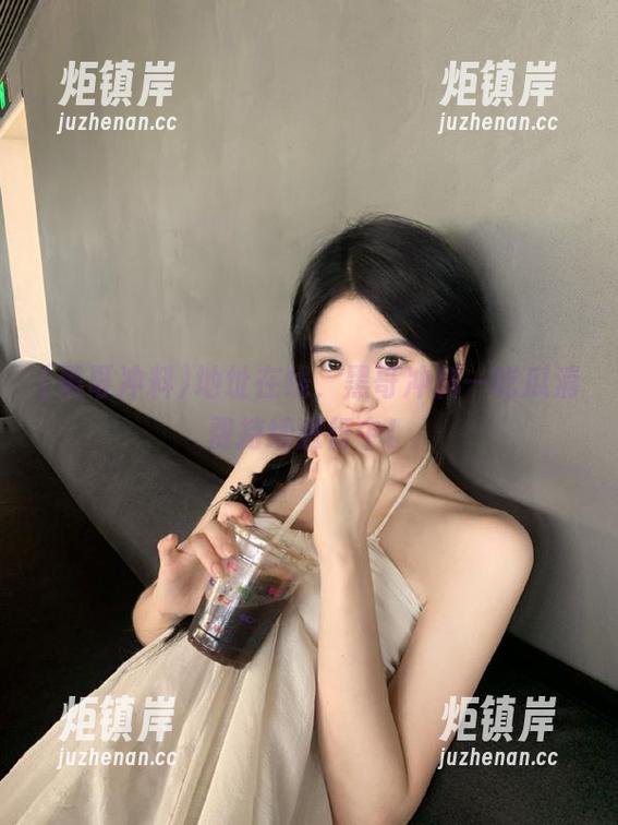 黑哥冲料 地址在线,黑哥冲料—吃瓜消费持续进行中!