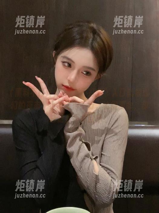“黑料不打烊”入口就像迷幻的夜市，小摊多得不行，忙得要命，却总是看不见目标！