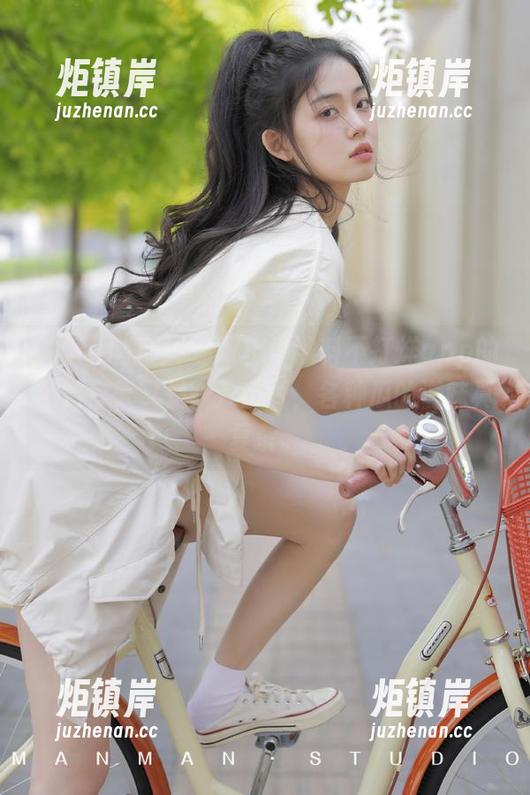 你敢相信黑料不打烊app的热搜今天又是一片疯狂，各种瓜的滋味真复杂。