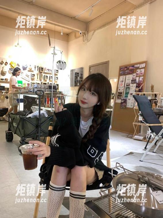 导航到‘黑料吃瓜不打烊’，波澜壮阔的网曝门，竟然还能顺便买瓜？果然是个宝藏