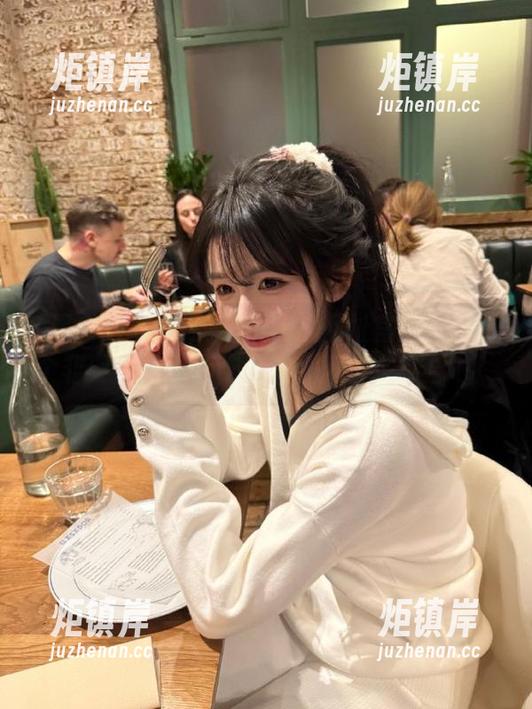 黑料吃瓜网址 黑料吃瓜网址官网:十万个非要看的瓜,吃瓜群众们快来集合吧!