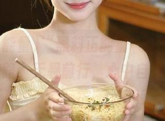 “黑料正能量”网站教我,不再迷路,无畏前行,心中自有方向。