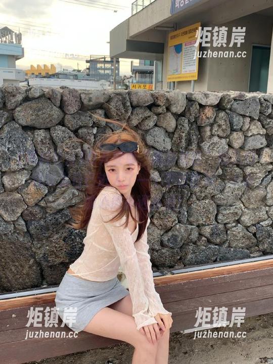 打开安卓“黑料社区”的入口，我以为自己进入了一个平行世界，小小的心脏扑通扑通！