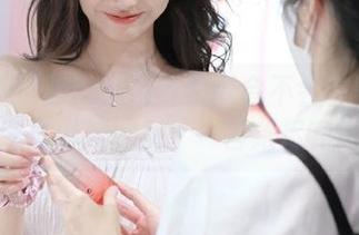 明天的在线新闻会不会在黑料网网页继续刷屏?一言难尽啊!