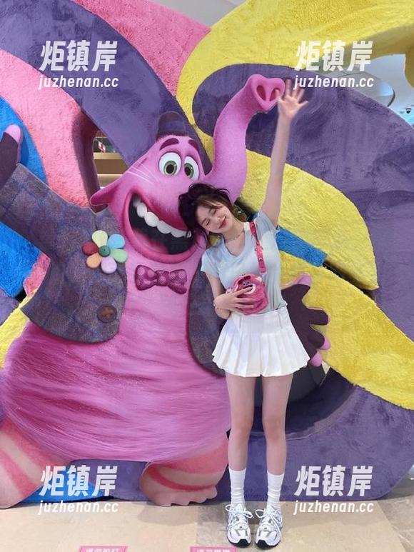 我在黑料网站上流连忘返，每次点开都可以获取不同风格的抖音网红资源，贼忙却又好奇！